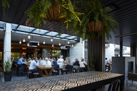 Burbury Hotel - Tourism Caloundra 20