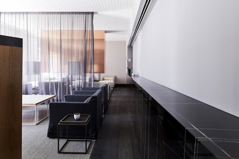 Burbury Hotel - Tourism Caloundra 12