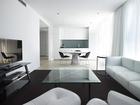 Burbury Hotel - Tourism Caloundra 7