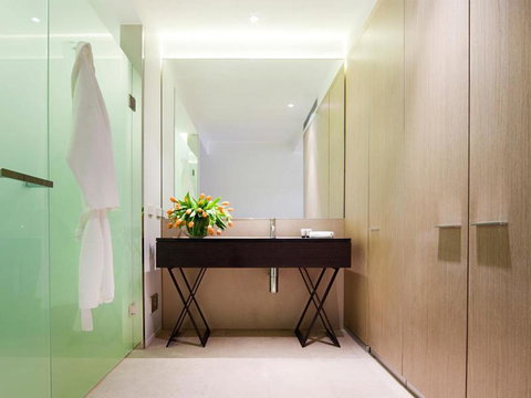 Burbury Hotel - Tourism Caloundra 6