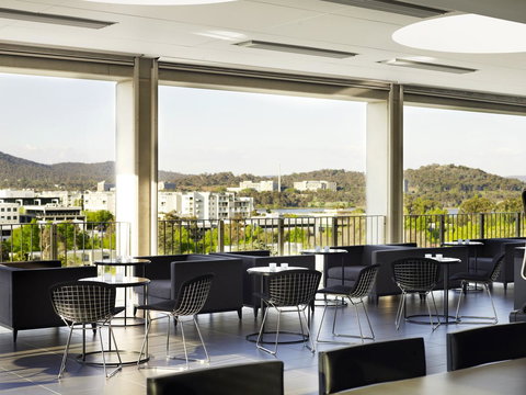 Burbury Hotel - Tourism Caloundra 9