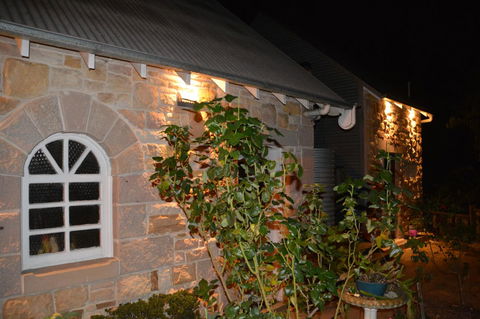Garden Room - Tourism Caloundra 9
