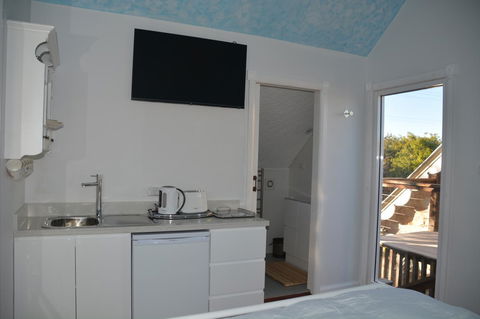 Garden Room - Tourism Caloundra 3