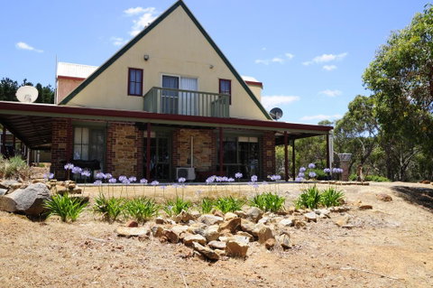 Boobook Manor - Tourism Caloundra 0