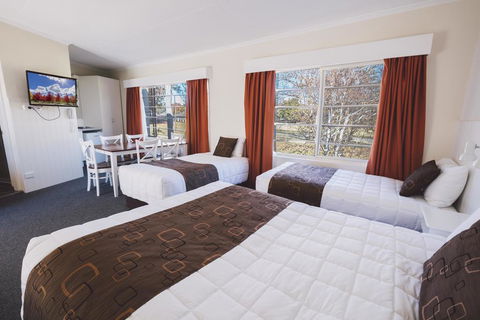 Boulevard Motel - Tourism Caloundra 0