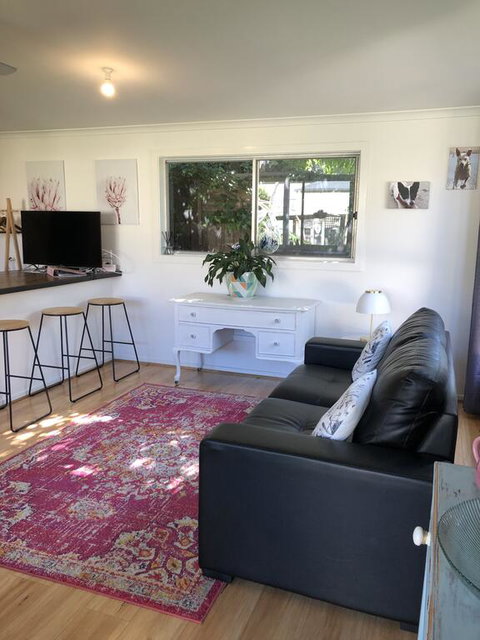 Bower On Becket - Couples Retreat - Tourism Caloundra 1