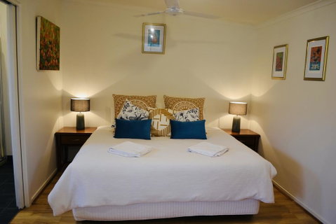 Bower On Becket - Couples Retreat - Tourism Caloundra 0