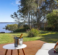 Braeside - waterfront fireplace - Tourism Caloundra