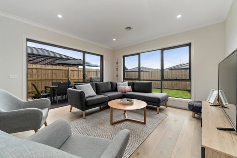 Brand New And Beautiful - Rosebud Holiday Home - Tourism Caloundra 3