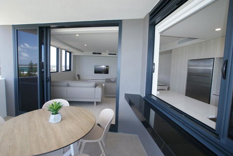 Breeze 801 - Tourism Caloundra 1