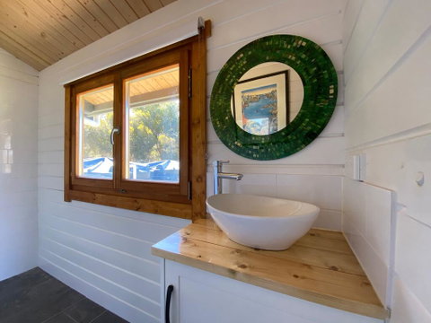 Bretts Rest - Tourism Caloundra 1