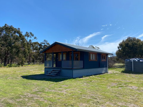 Bretts Rest - Tourism Caloundra 0