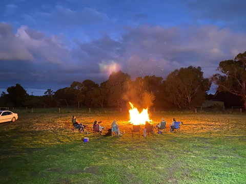 Bretts Rest - Tourism Caloundra 2