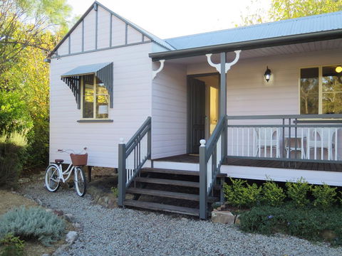 Briar Rose Cottages - Tourism Caloundra 2