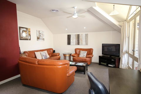 Briars Country Lodge - Tourism Caloundra 3