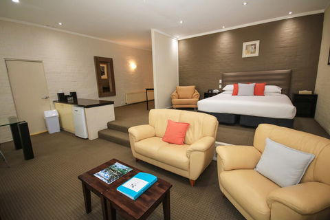 Briars Country Lodge - Tourism Caloundra 1