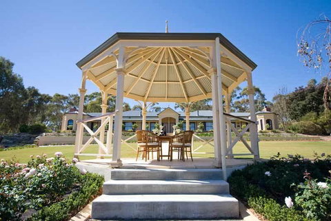 Brice Hill Country Lodge - Tourism Caloundra 3