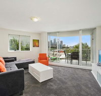 Bridge and Sails - Views of the Bridge and Opera House from this Executive 2BR Apartment in Darlinghurst - Tourism Caloundra