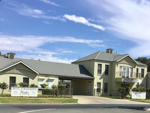 Bridges On Meninya Motel & Apartments - Tourism Caloundra 0
