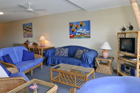 Bright & Comfortable In Quiet Location - Tourism Caloundra 1