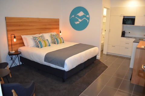 Bright Colonial Motel - Tourism Caloundra 0