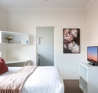 Bright Studio Steps from Westmead Hospital - Tourism Caloundra