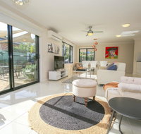 Bright Uptown - Tourism Caloundra
