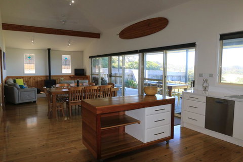 Bunkys By The Sea Holiday House - Tourism Caloundra 1