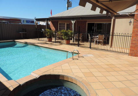 Burke & Wills Mt Isa - Tourism Caloundra 0
