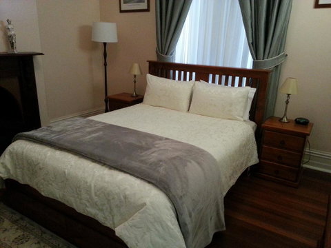 Burra Railway Station Bed And Breakfast - Tourism Caloundra 2