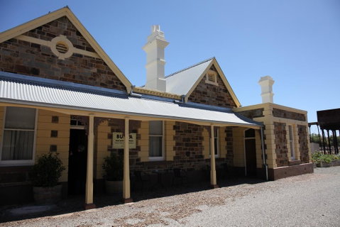 Burra Railway Station Bed And Breakfast - Tourism Caloundra 0