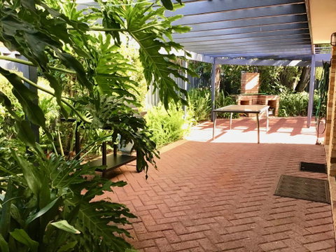 Bussell Retreat - Tourism Caloundra 3