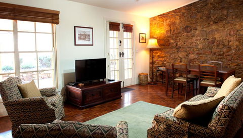 Byronsvale Vineyard And Accommodation - Tourism Caloundra 0