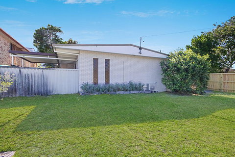 Caba Shack - Tourism Caloundra 2