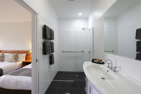 Cadman Motor Inn And Apartments - Tourism Caloundra 3