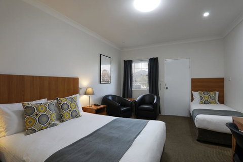 Cadman Motor Inn And Apartments - Tourism Caloundra 0