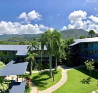 Cairns Adventure Lodge - Cook your own meals in your private Kitchen includes Dishwasher Washing Machine - Tourism Caloundra