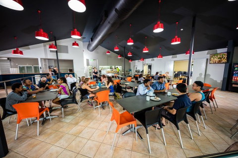 Cairns Adventure Lodge - Includes All Meals Served In The Dining Hall - Tourism Caloundra 3