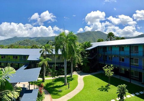 Cairns Adventure Lodge - Includes All Meals Served In The Dining Hall - Tourism Caloundra 0