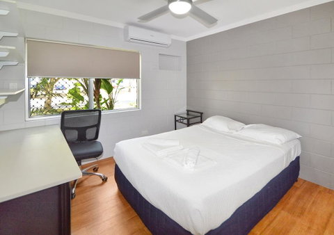 Cairns Adventure Lodge - Includes All Meals Served In The Dining Hall - Tourism Caloundra 2
