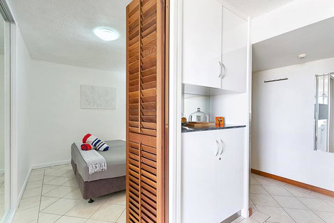 Cairns Esplanade Apartment - Tourism Caloundra 0
