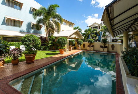 Cairns Queens Court - Tourism Caloundra 1