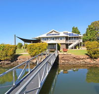 Campbell 7 - Large Queenslander on Maroochy River - Tourism Caloundra