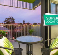 Canopy  44-Minutes from the CBD Train and Cafes - Wifi - Nespresso - Amenities - Tourism Caloundra