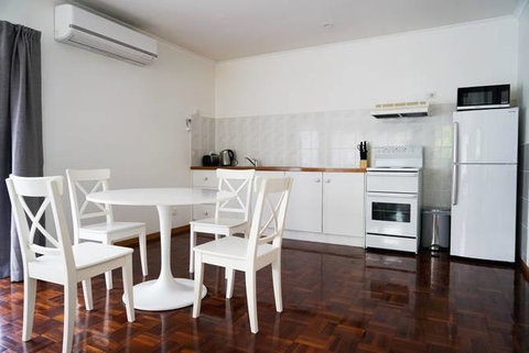 Canyon Walk House & Unit - Tourism Caloundra 1