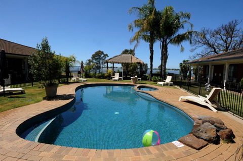 Capricorn Motor Inn - Tourism Caloundra 1
