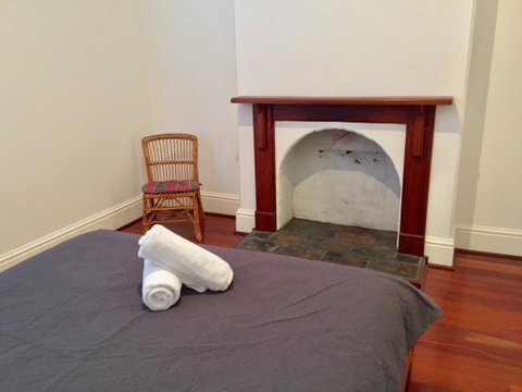 Carey Cottage - Tourism Caloundra 3