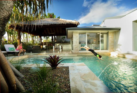 Carrothool 29 - 6 BDRM Canal Home With Pool - Tourism Caloundra 1