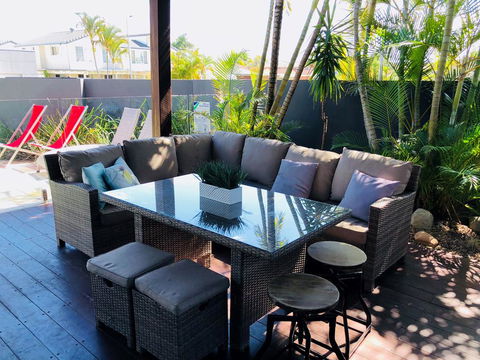 Carrothool 29 - 6 BDRM Canal Home With Pool - Tourism Caloundra 3