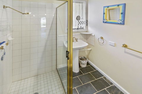 Cedar Cottage - Close To Water And Pet Friendly - Tourism Caloundra 1